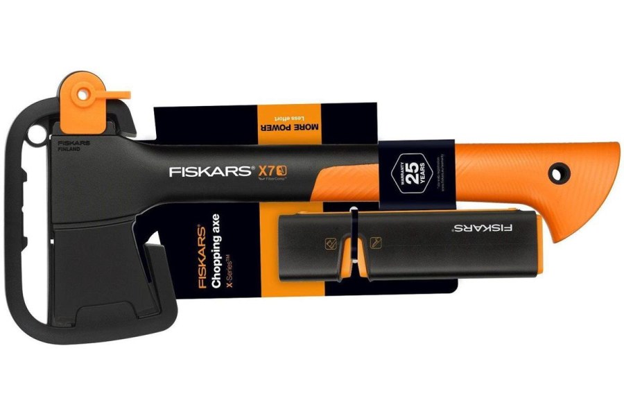 Sada sekera X7 + ostřič Fiskars 1020183